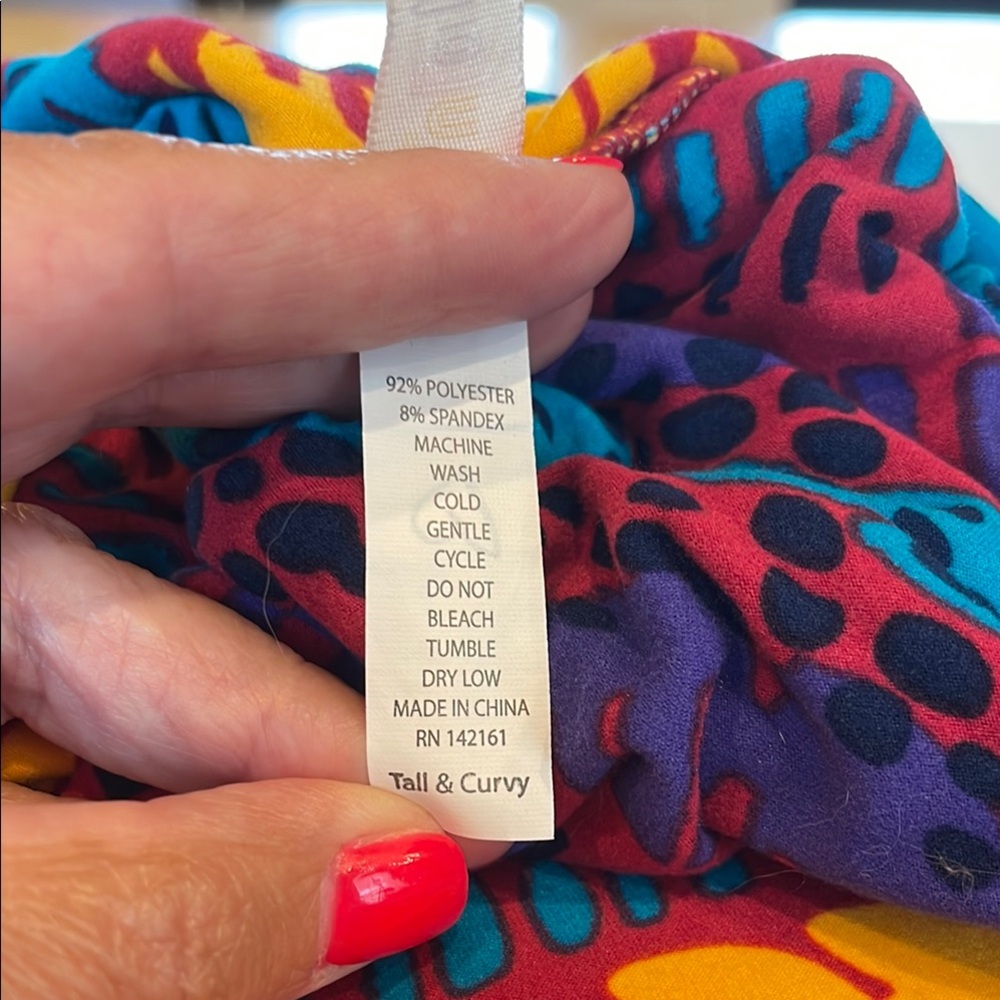 LuLaRoe Women’s TC Wild, Colorful, & Geometric Patterned Leggings - Picture 3 of 7